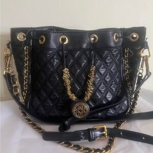 Chic Black Quilted Shoulder Bag with Gold Accents